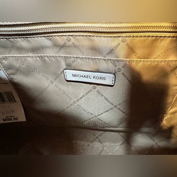 Michael Kors NWT large weekend travel bag. Beautiful Miami style bag so cute - Picture 7 of 16